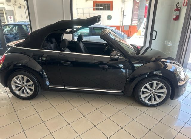 Volkswagen Maggiolino Cabrio 1.6 tdi Design 105cv full