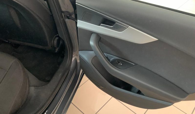 Audi A4 2.0 TDI 150 CV Business full