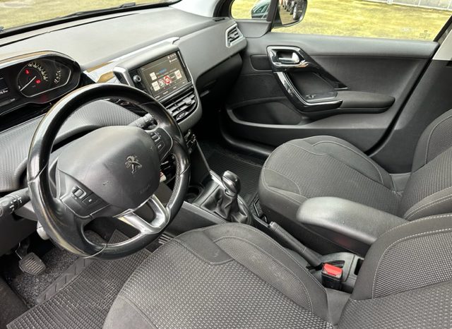 Peugeot 208 1.6 bluehdi Active 75cv full