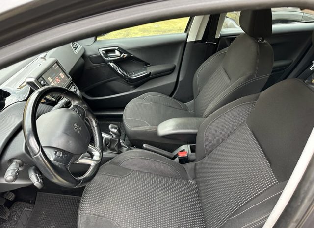 Peugeot 208 1.6 bluehdi Active 75cv full